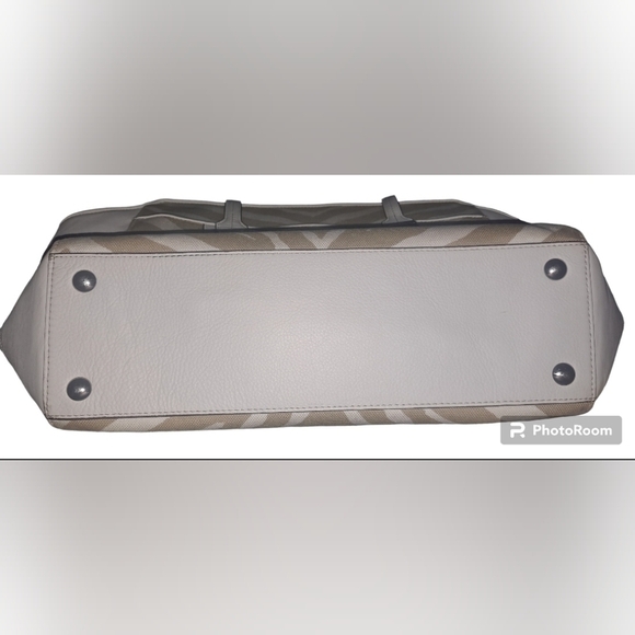 Coach Zebra Purse White and Tan - Picture 12 of 16